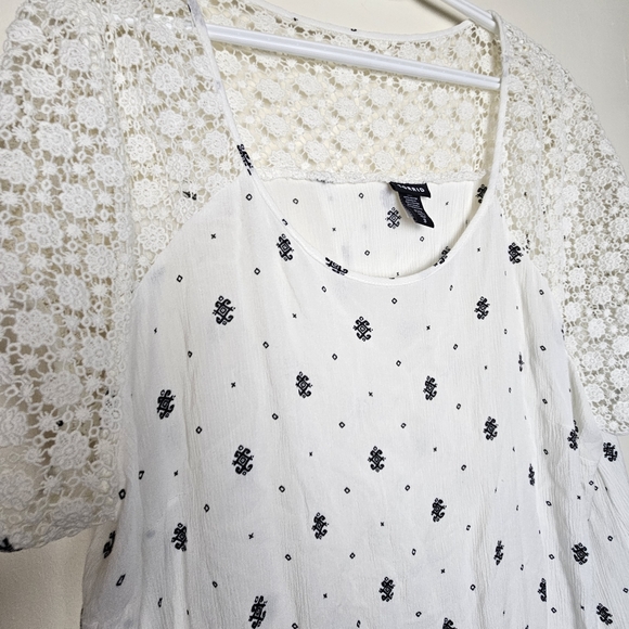 Torrid Crochet Sleeves Top, Size 3, white - Picture 7 of 7